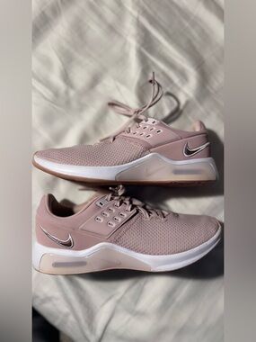 Nike Women’s Blush Pink Mesh Airmax Bella’s